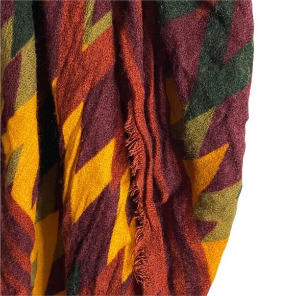 Women's Soft Knit Patterned Frayed Scarf - Picture 2 of 3